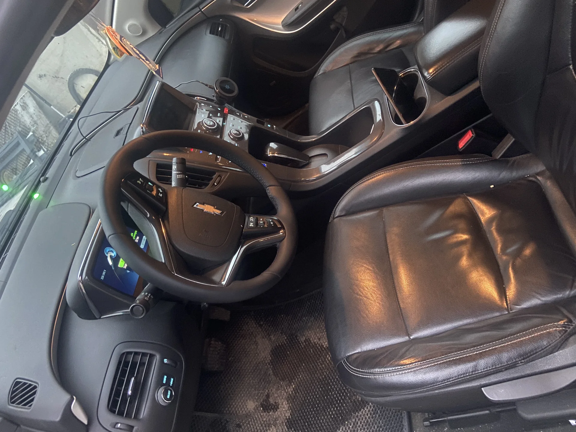 Chevrolet volt - миниатюра 3