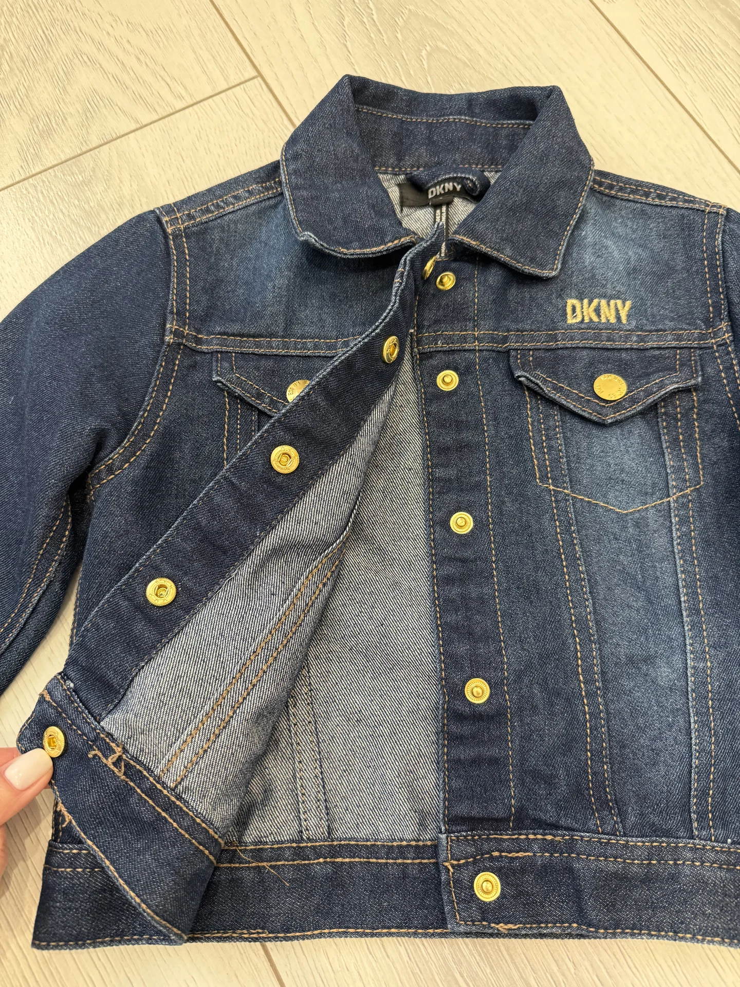 Джинсовая куртка для девочки DKNY - миниатюра 2