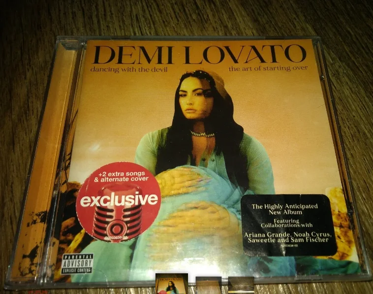 сд CD Demi Lovato Dancing With The Devil +2 Extra Songs MADE IN MEXICO запечатанный - изображение 1