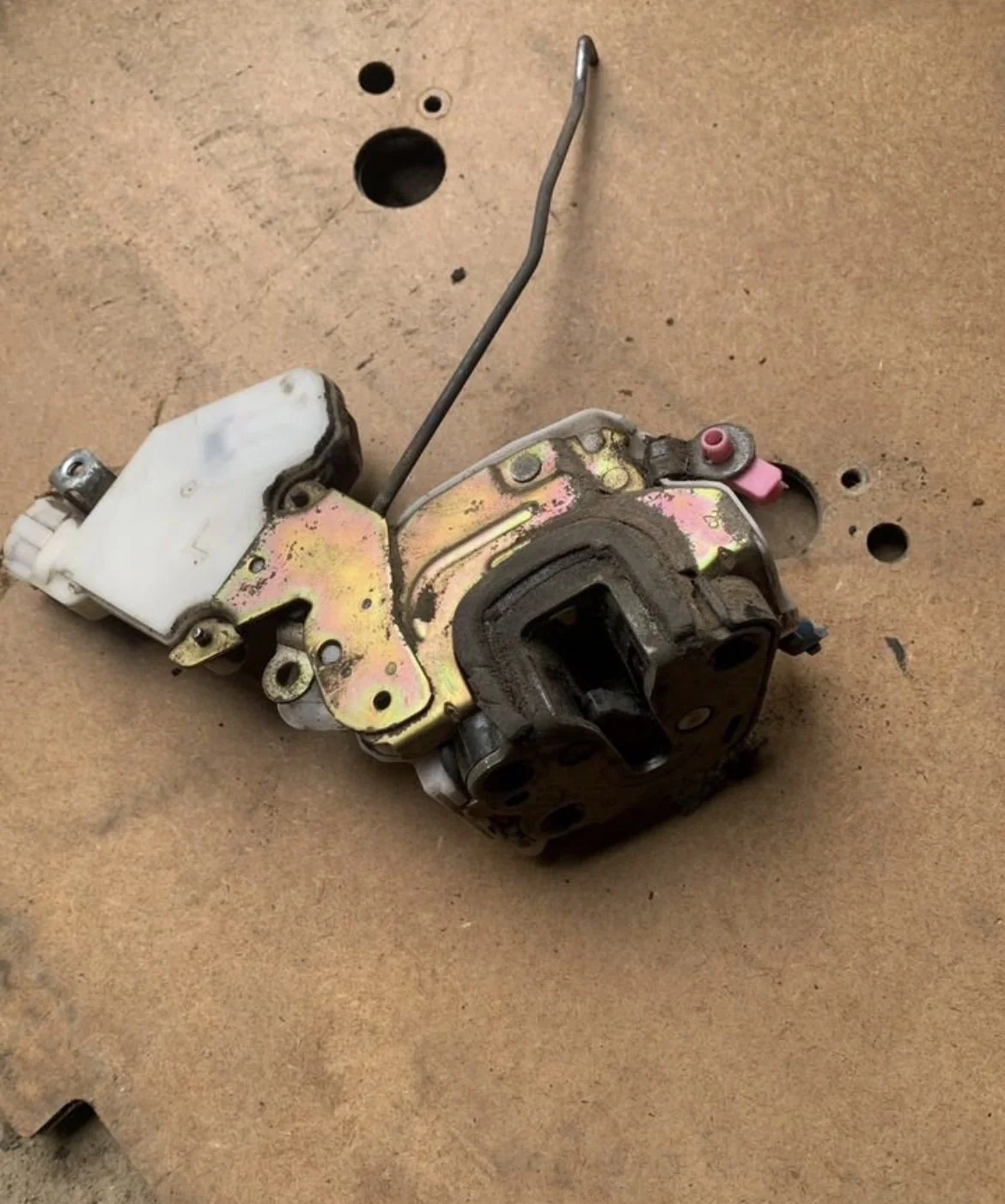 Замок двери передний правый nissan almera n15