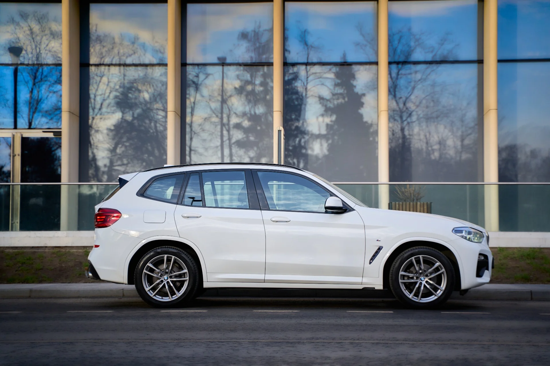 BMW X3 G01 (2019) 20d 2.0 xDrive Steptronic (190 л.с.) - миниатюра 2