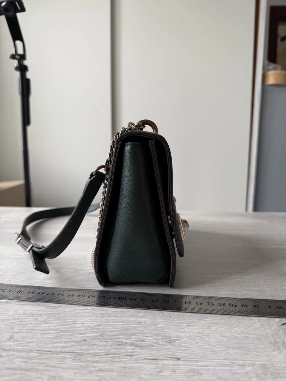 Сумка GUESS женская из зеленой кожи - миниатюра 2
