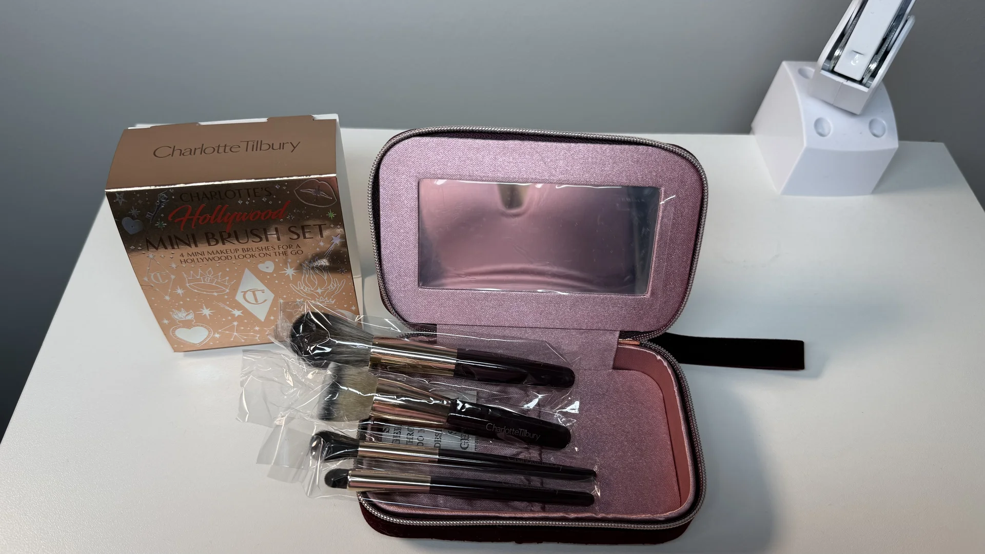 Косметичка estee lauder, кисти Шарлота Тилбури - миниатюра 7