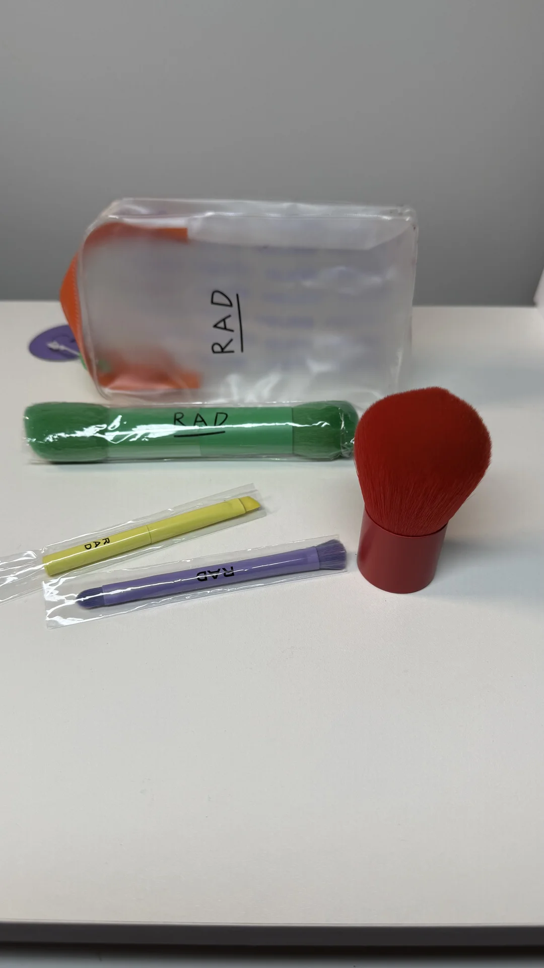 Косметичка estee lauder, кисти Шарлота Тилбури - миниатюра 8