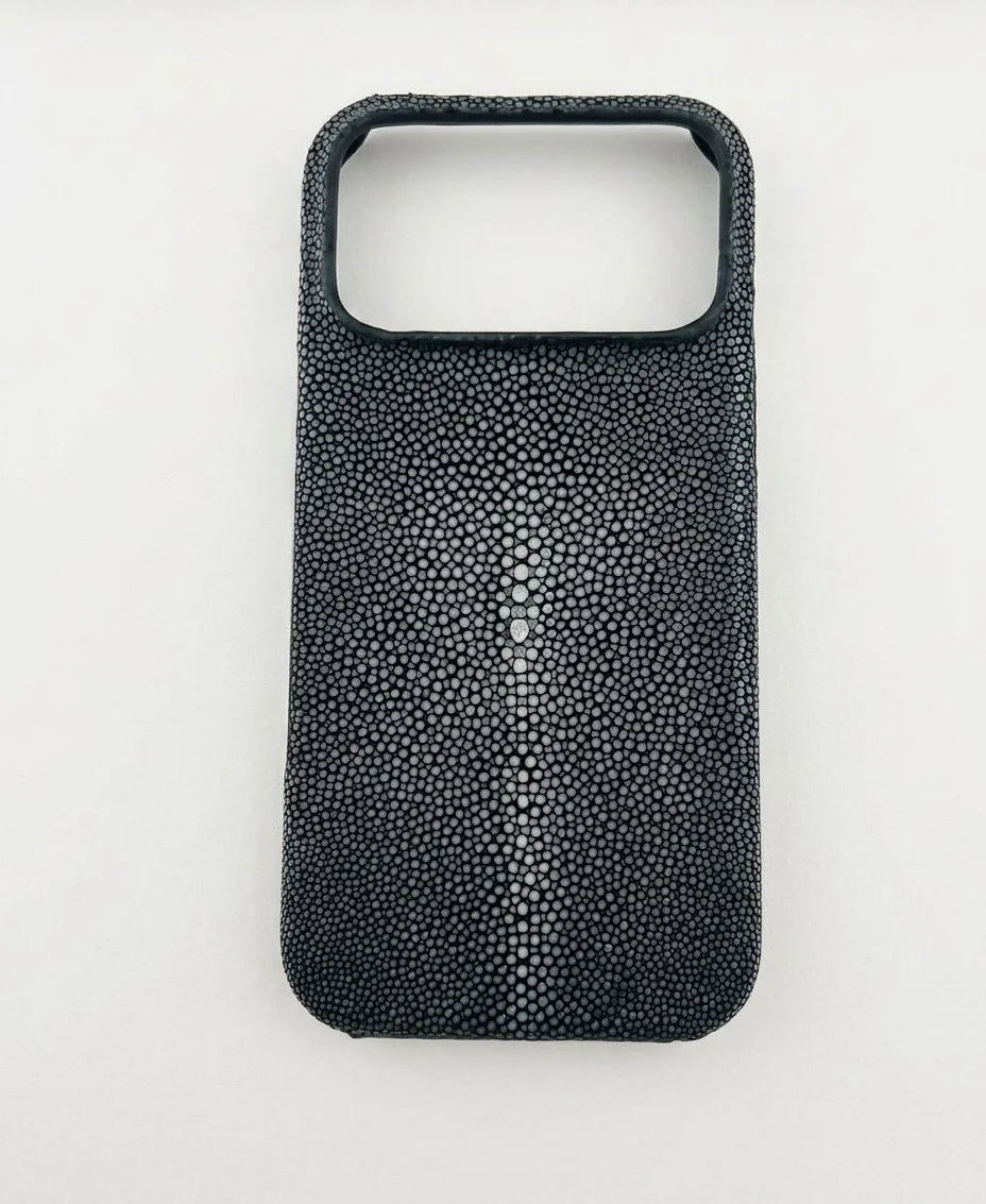 Чехол из кожи Ската на iPhone 17 Pro Max
