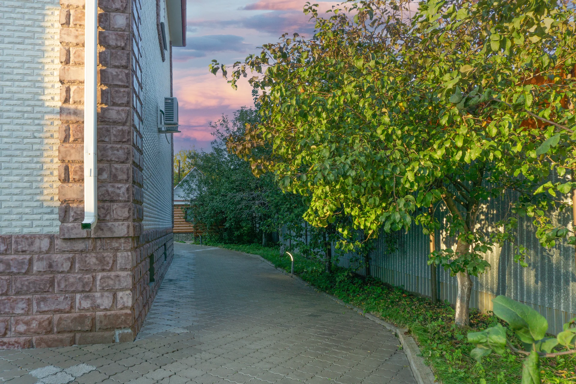 Mikhailovka House - миниатюра 13