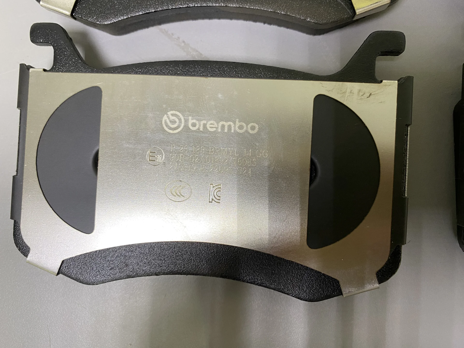 Передние тормозные колодки Brembo на AF Giulia - миниатюра 10