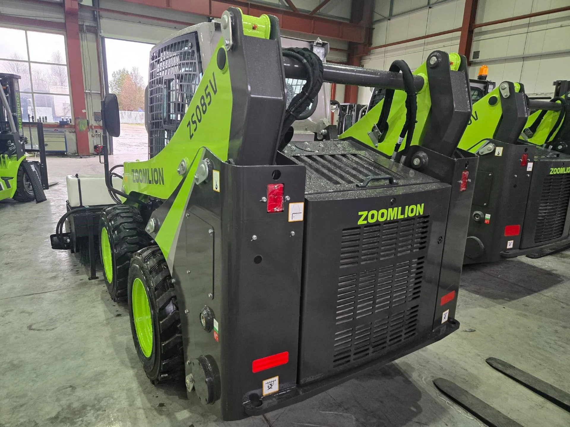 Мини-погрузчик Zoomlion ZS085V - миниатюра 3