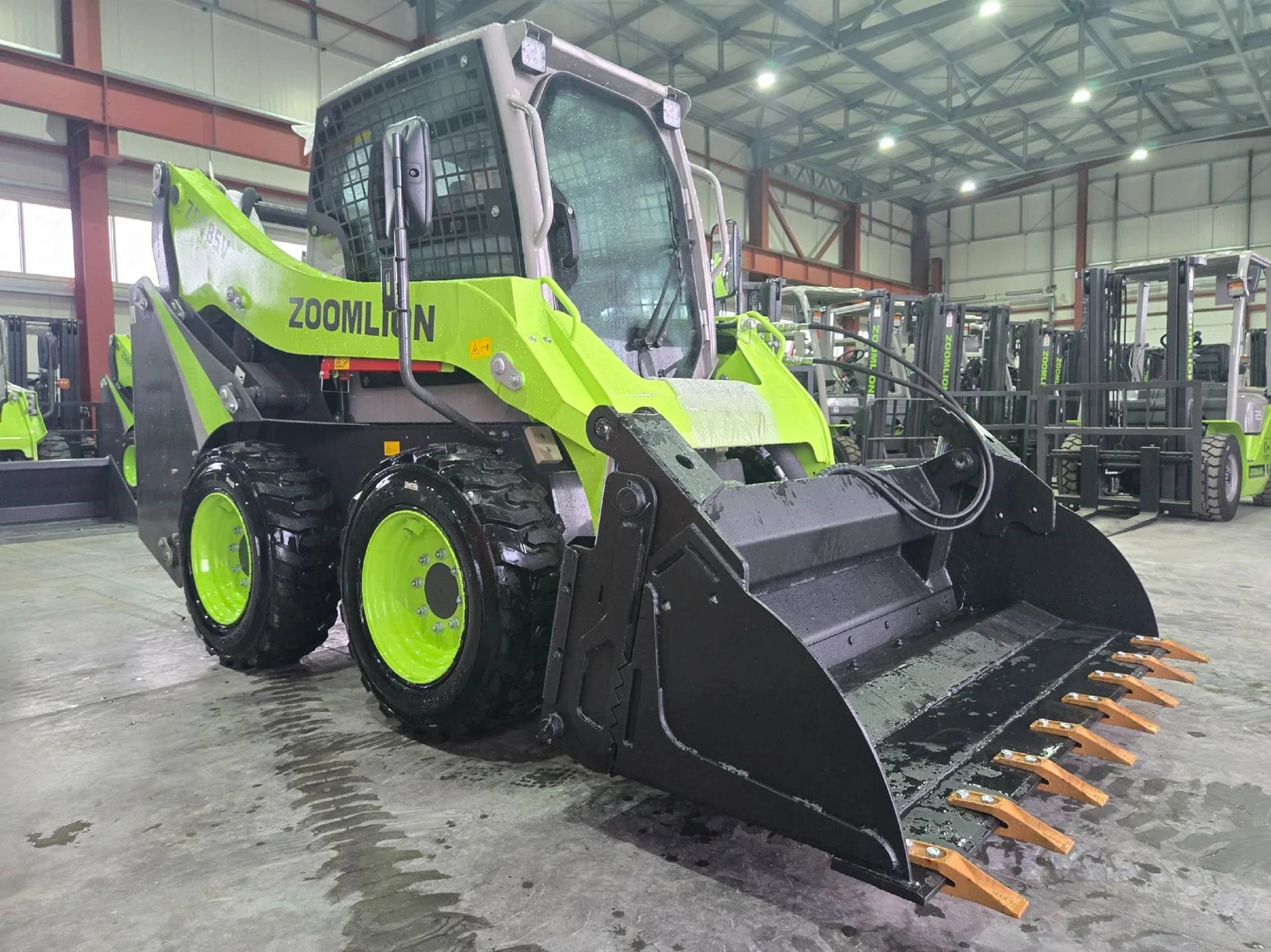 Мини-погрузчик Zoomlion ZS085V - миниатюра 4
