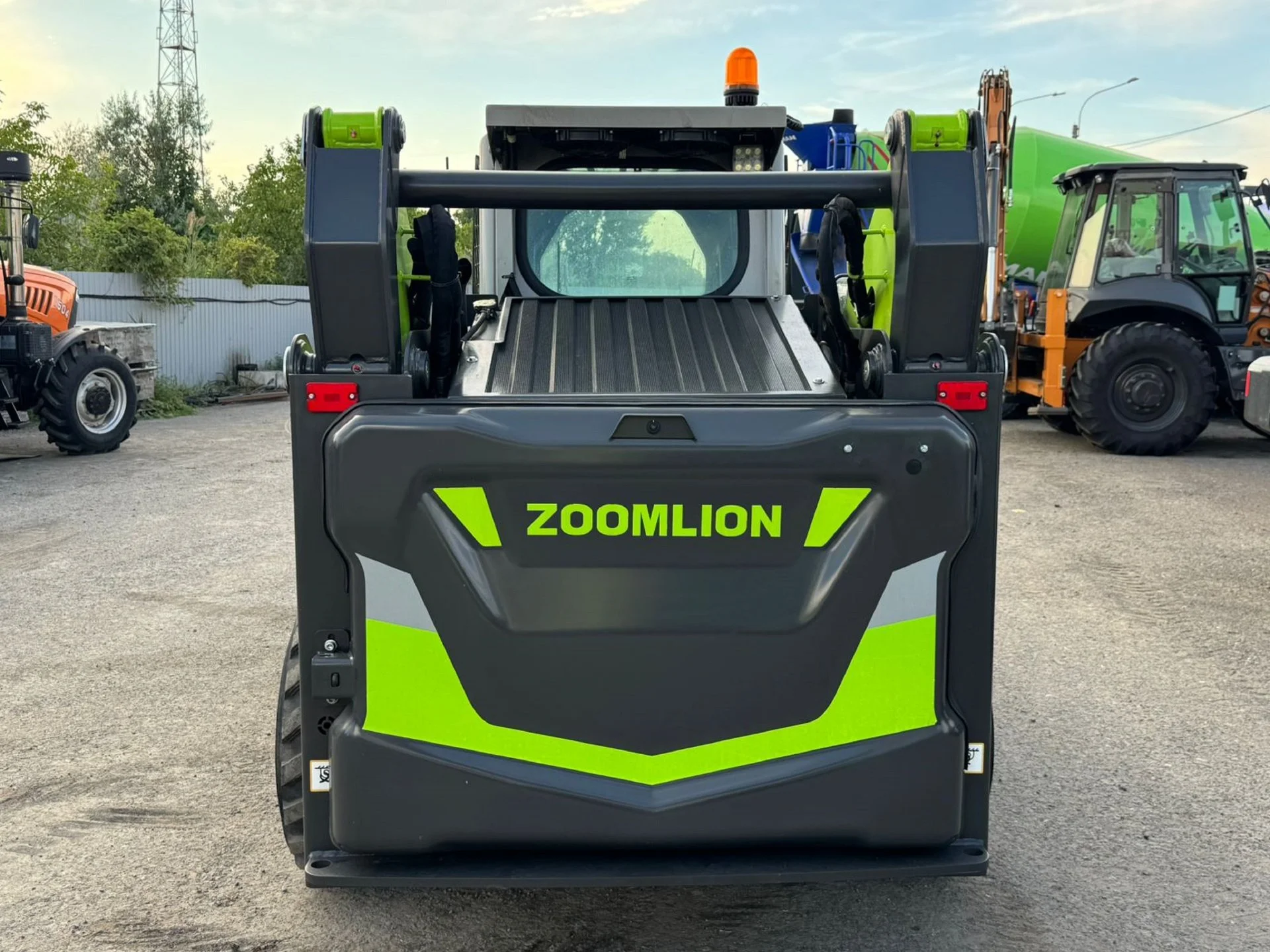 Мини-погрузчик Zoomlion ZS120V - миниатюра 4