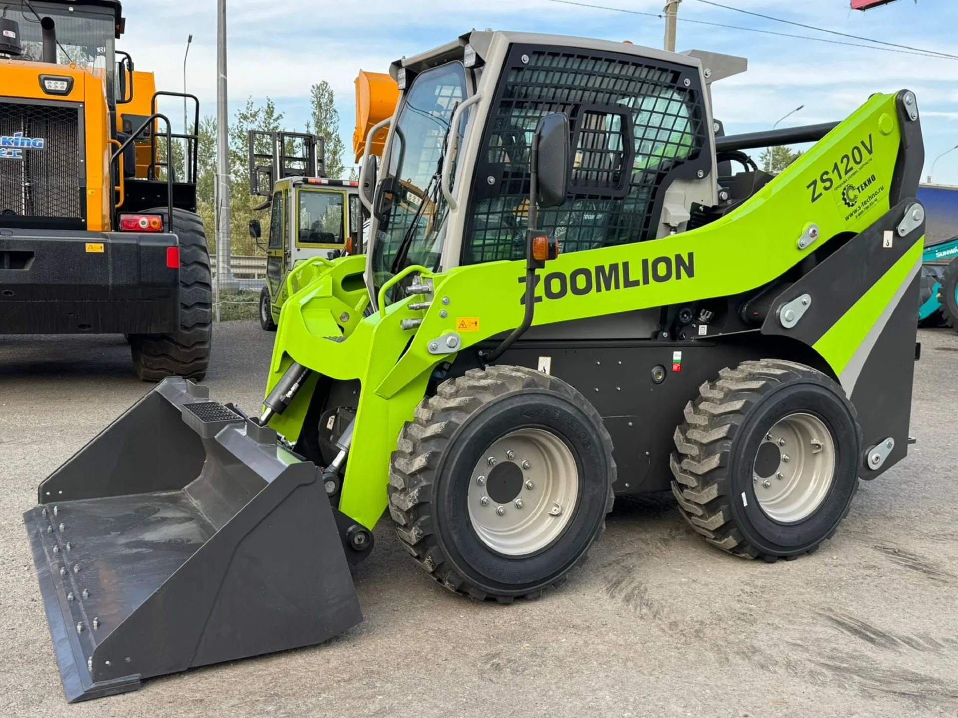 Мини-погрузчик Zoomlion ZS120V - миниатюра 7