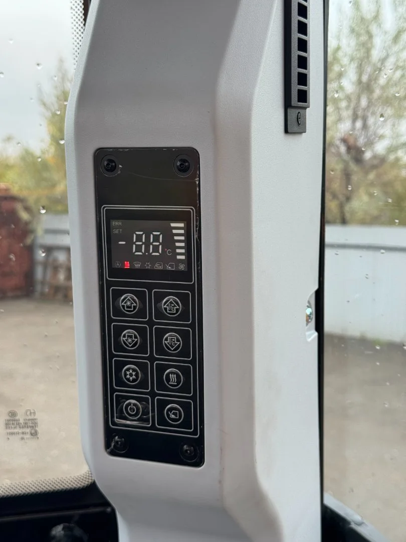 Экскаватор-погрузчик Lonking 83C - миниатюра 13