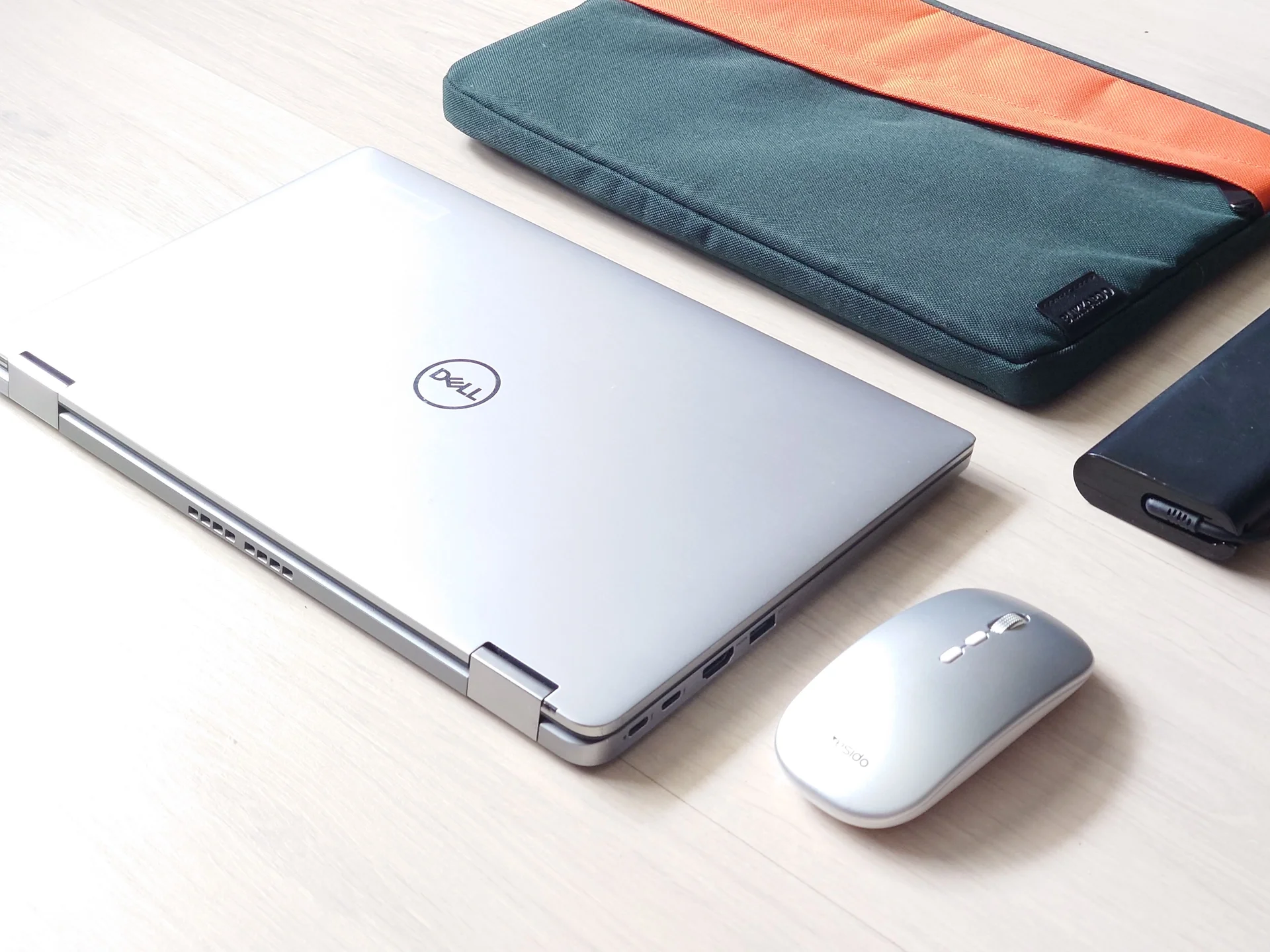 DELL Latitude 7400 2-in-1 Transformer Notebook - миниатюра 2