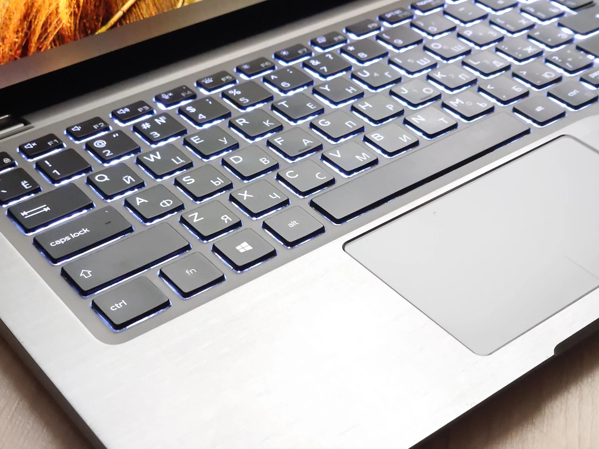 DELL Latitude 7400 2-in-1 Transformer Notebook - миниатюра 4