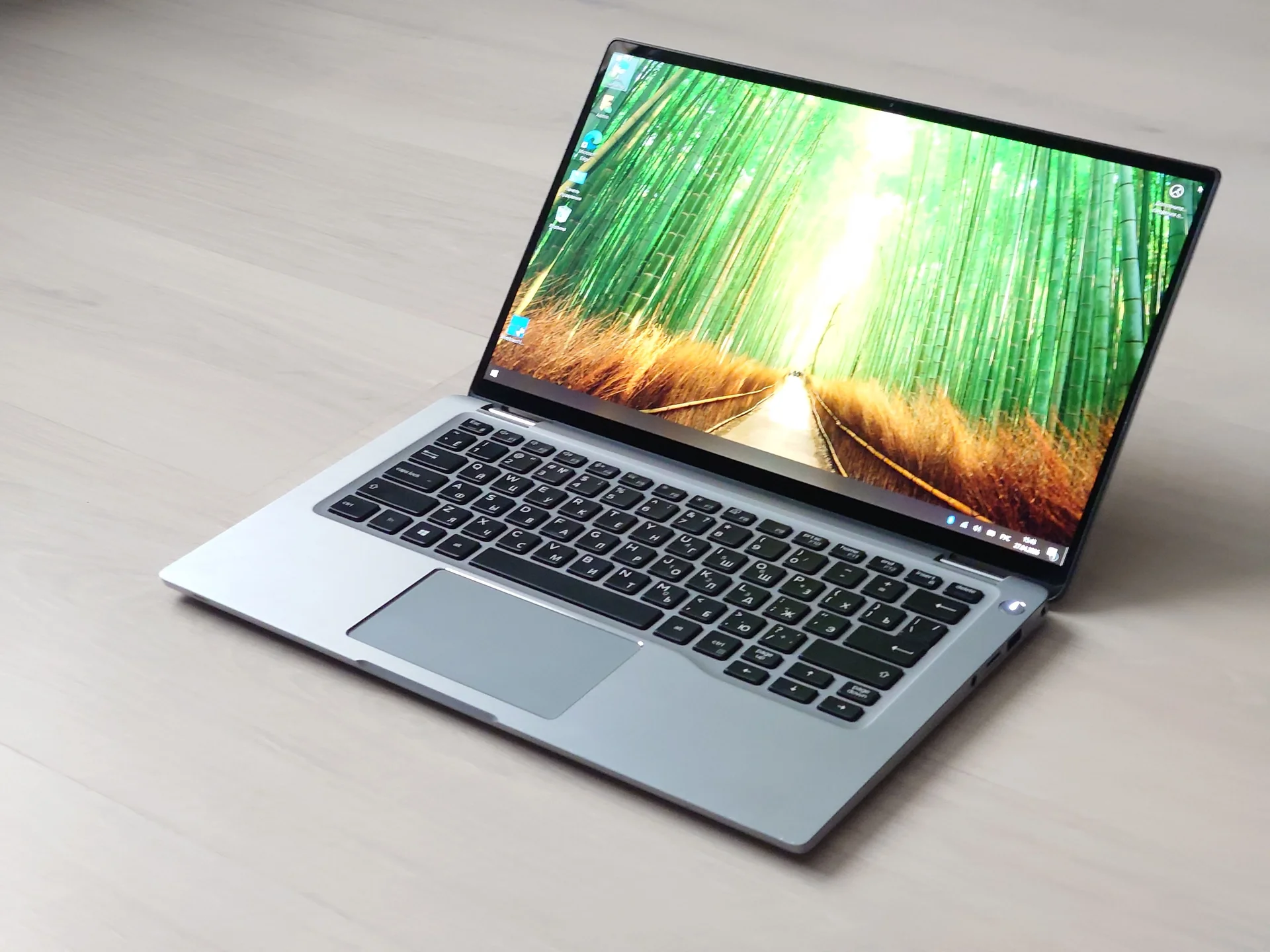 DELL Latitude 7400 2-in-1 Transformer Notebook - миниатюра 5