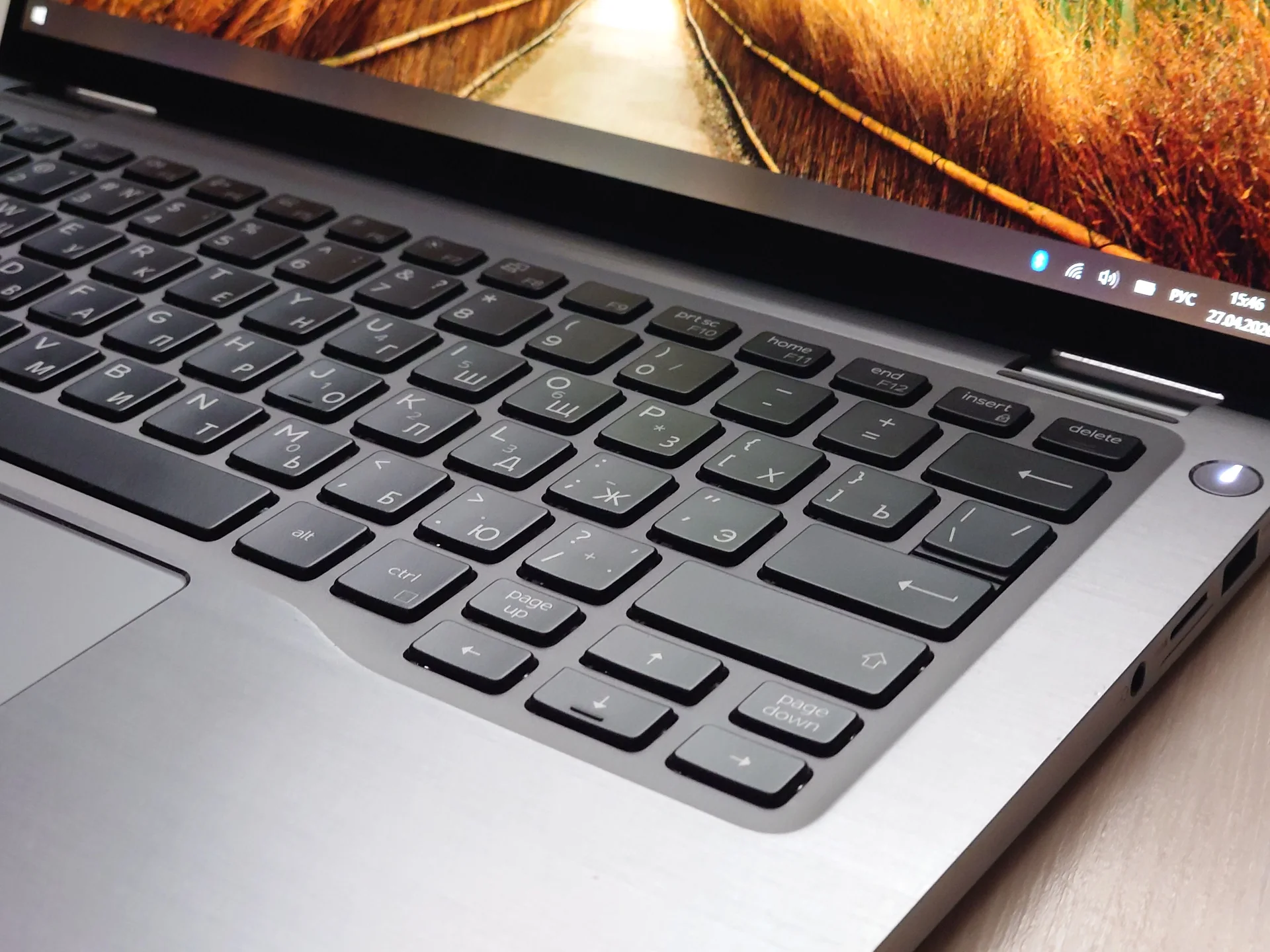 DELL Latitude 7400 2-in-1 Transformer Notebook - миниатюра 6