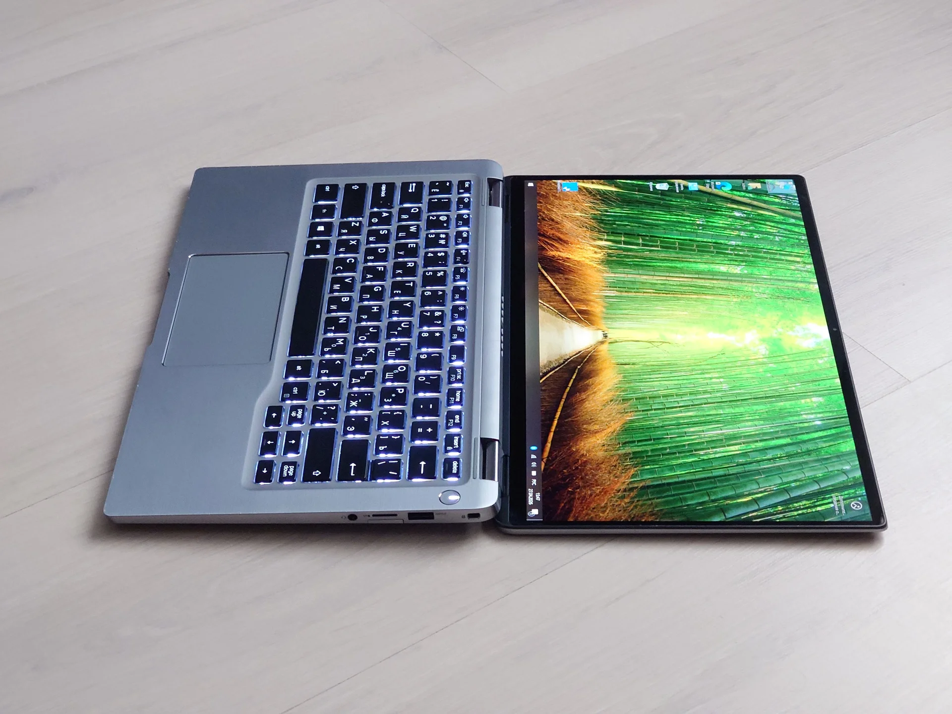 DELL Latitude 7400 2-in-1 Transformer Notebook - миниатюра 7