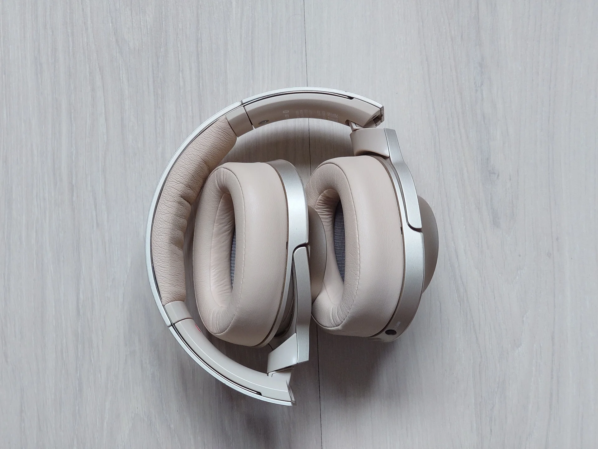 Sony WH-H900N Gold - миниатюра 4