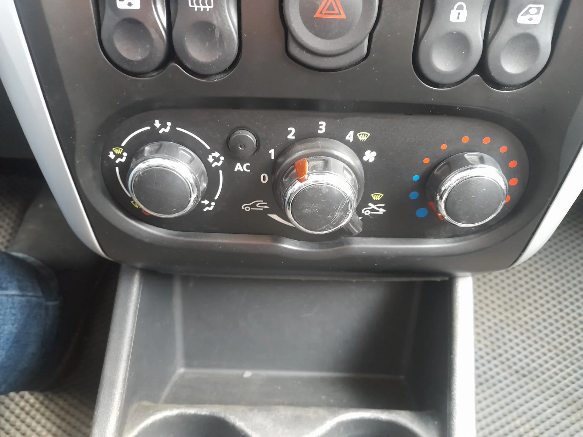 Nissan Almera G15 Ниссан Альмера G11 - миниатюра 5