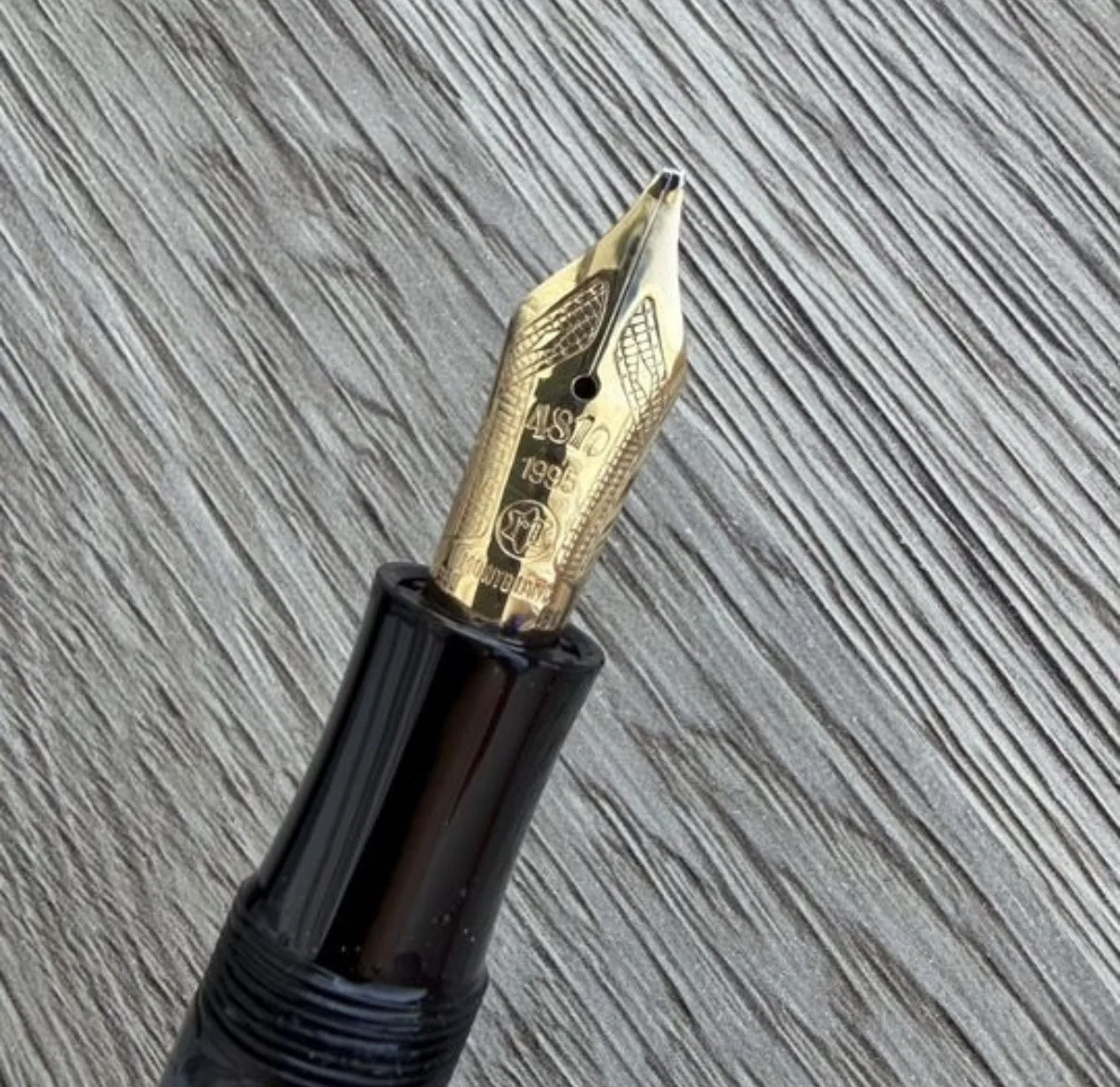 Коллекционная перьевая ручка montblanc voltaire - миниатюра 8