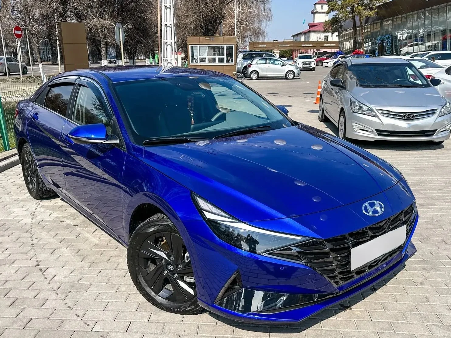 Hyundai Elantra 2022 - миниатюра 4