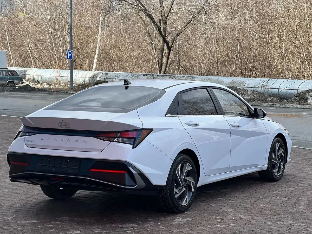 Hyundai Elantra - миниатюра 3