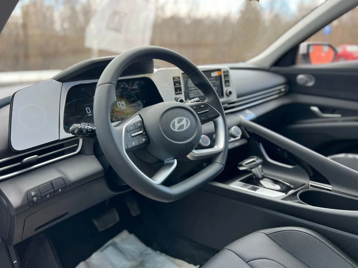Hyundai Elantra - миниатюра 7