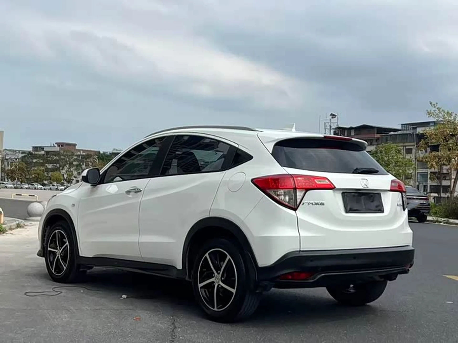 Honda Vezel 2022 - изображение 1