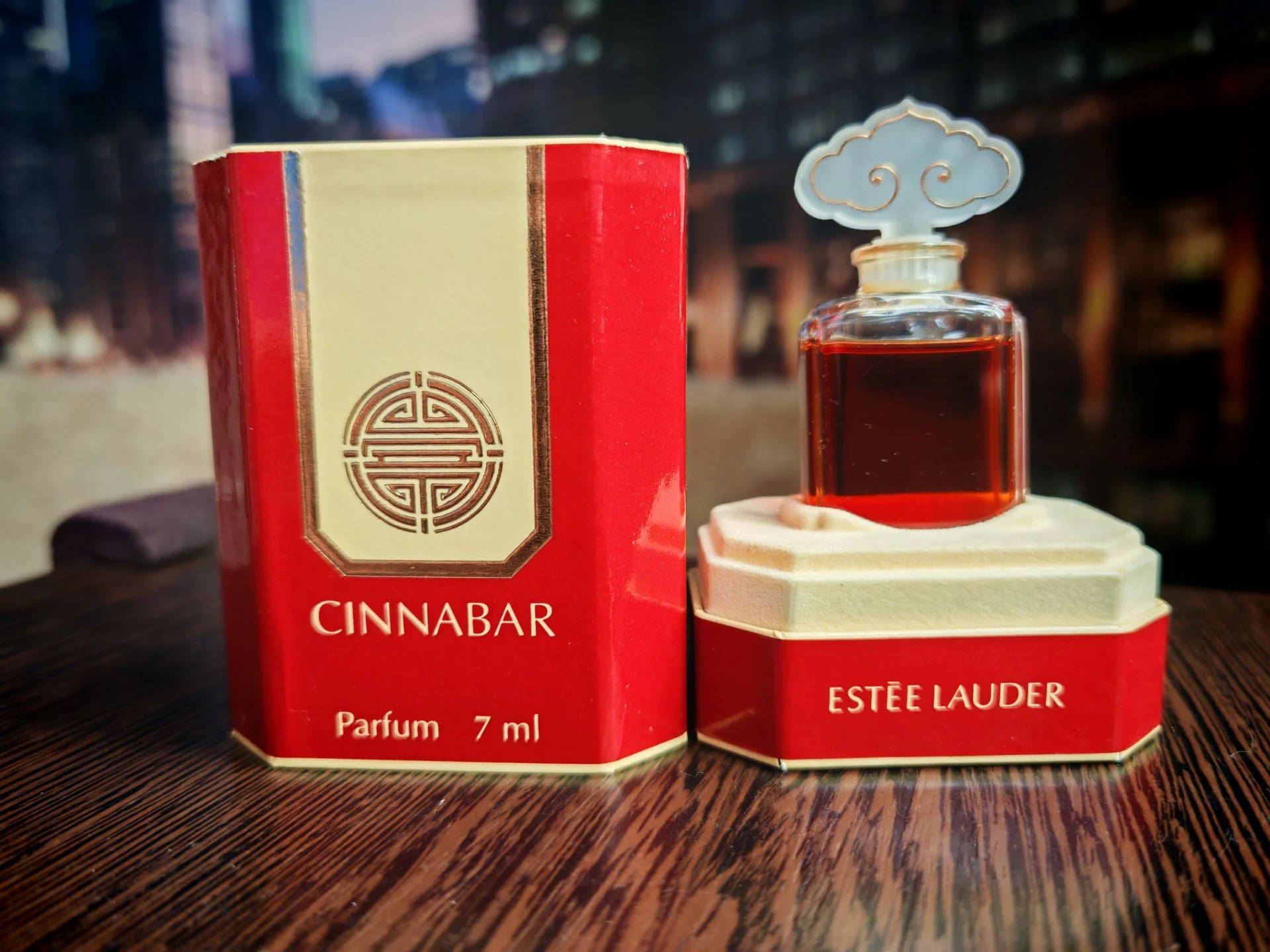 Estee Lauder Cinnabar Parfum духи 1979 года - миниатюра 2