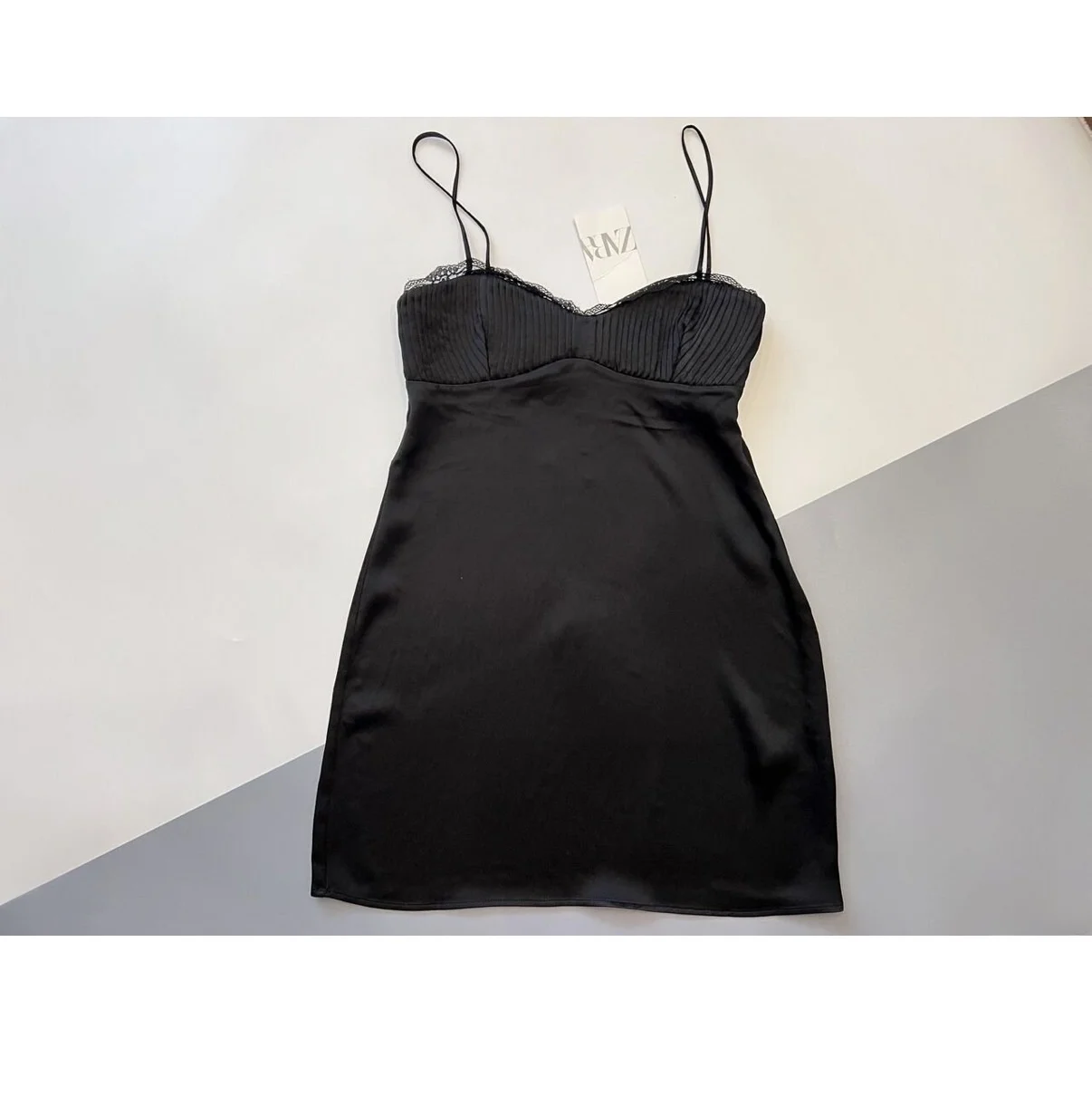 Вечерние Черное платье от Zara в бельевом стиле. - миниатюра 7