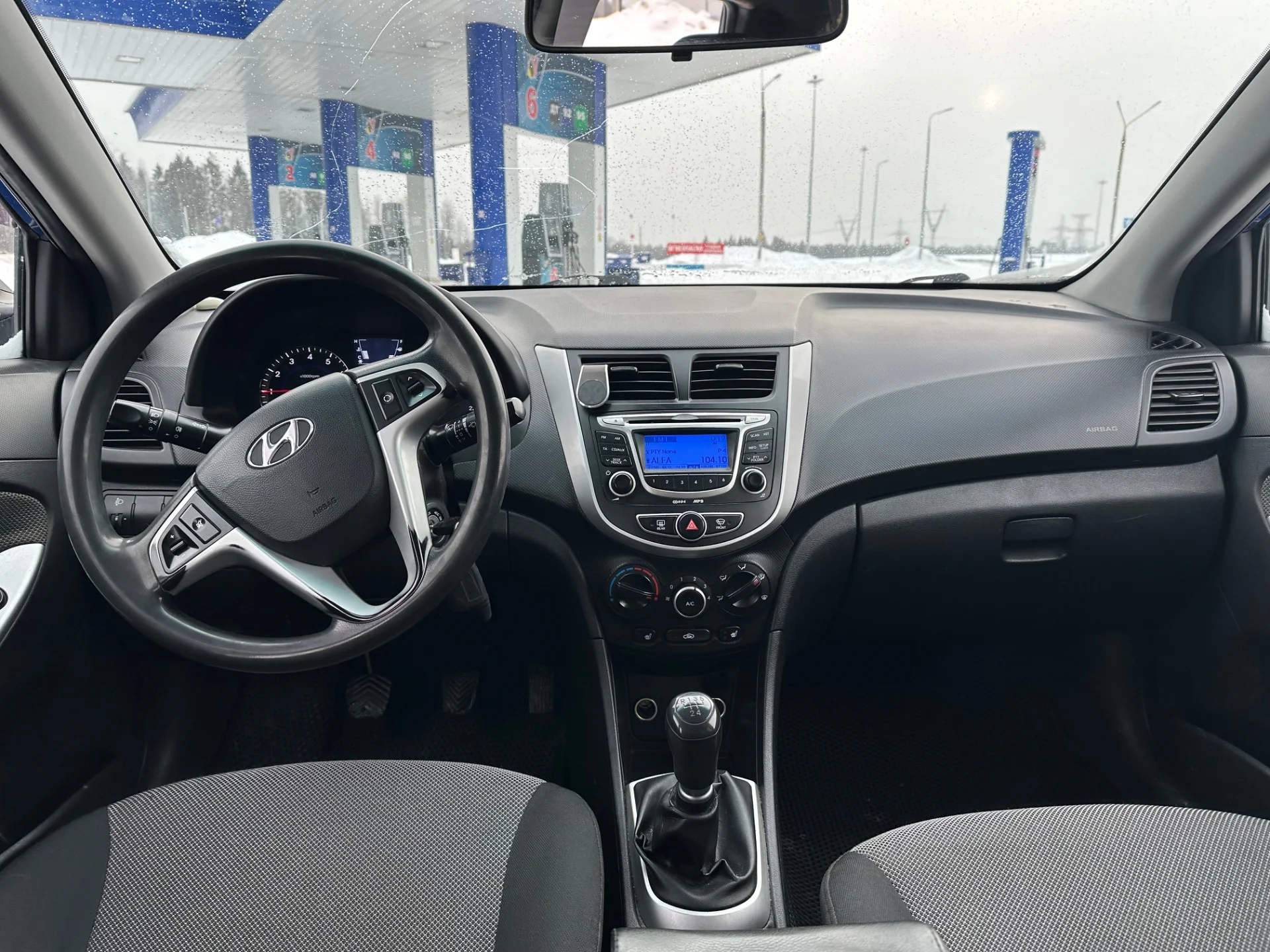 Hyundai Solaris 1,6 МТ 2012 - миниатюра 6