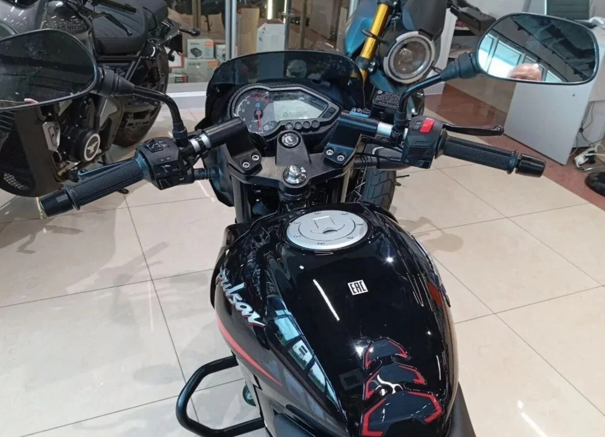 Мотоцикл BAJAJ Pulsar 180 - миниатюра 4
