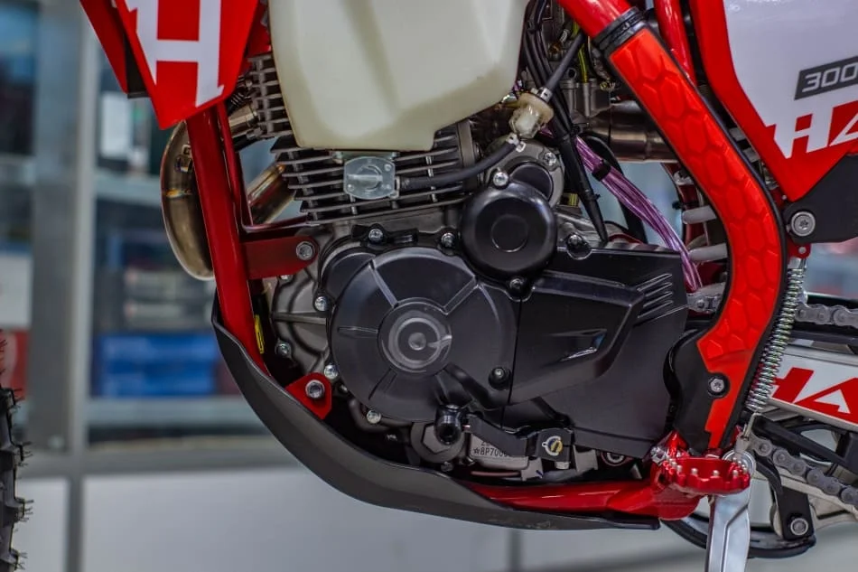 Мотоцикл Эндуро Hasky F6 Racing 175FMN PR300 21/18 - миниатюра 6