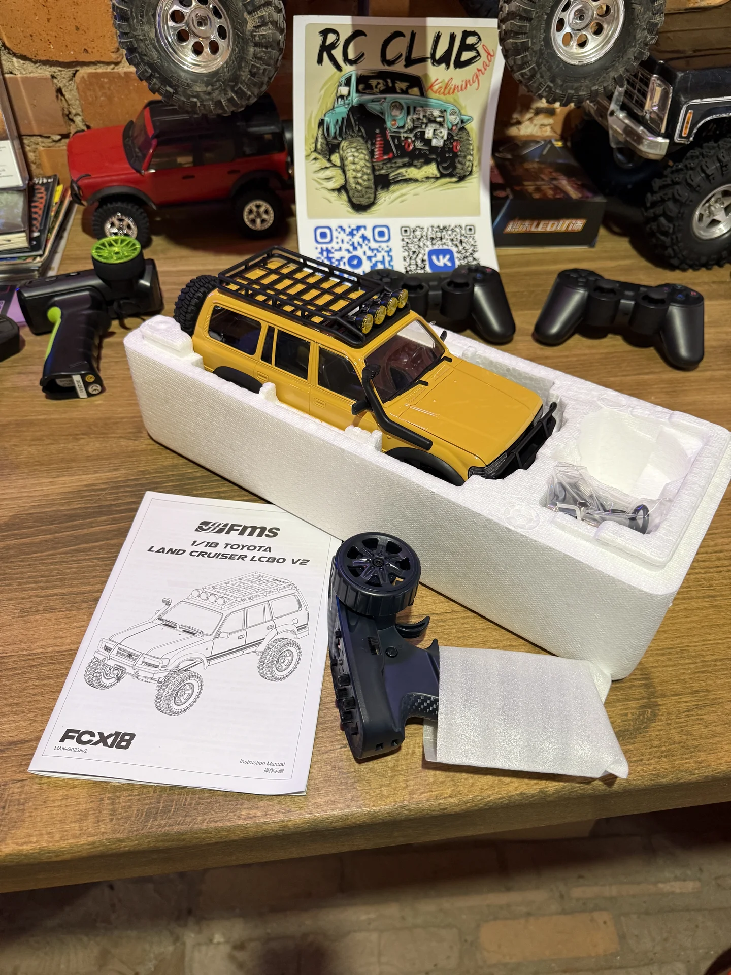 Радиоуправляемая модель Fms fcx18 Land Cruiser LC8 - миниатюра 2