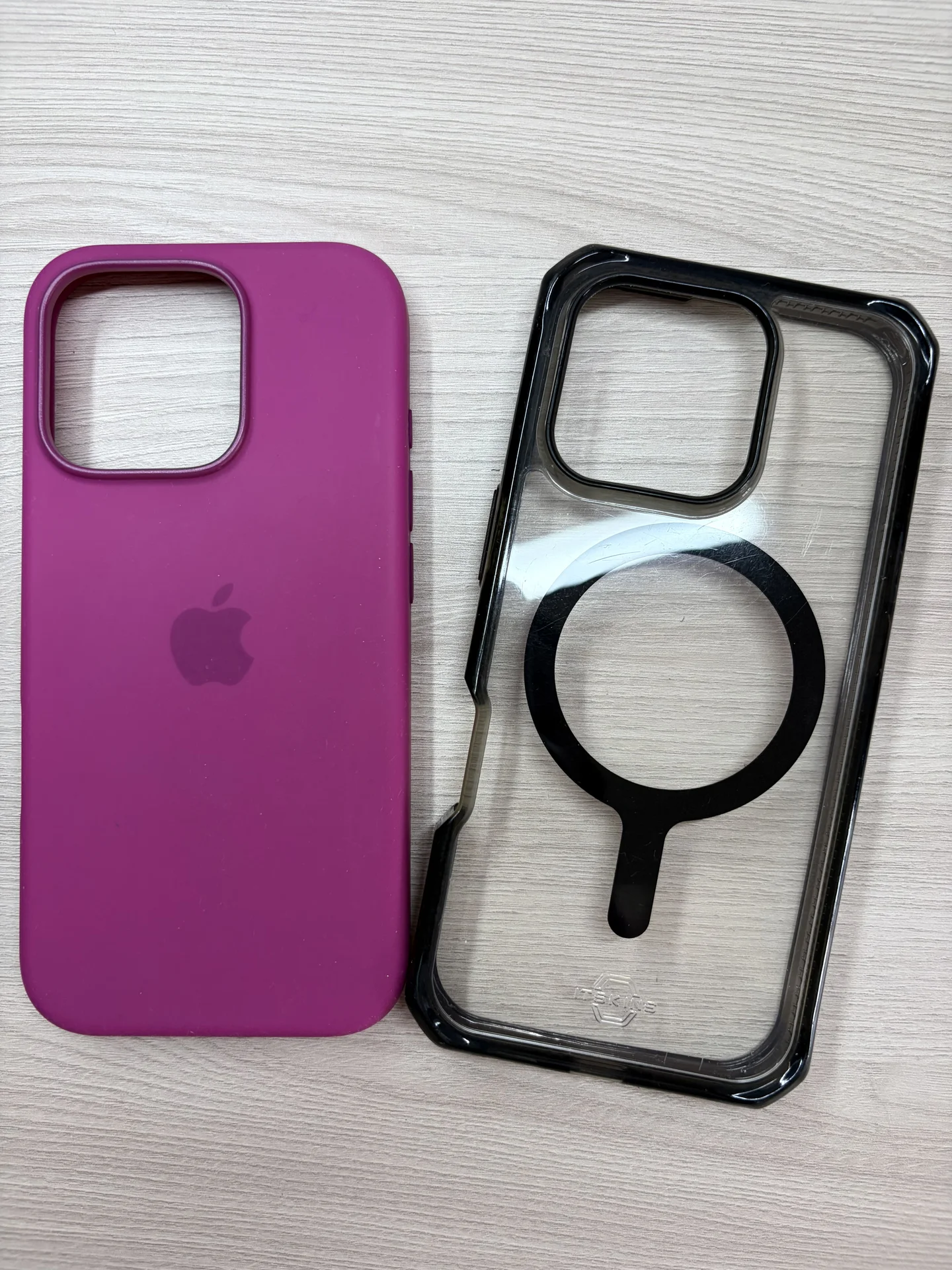 Чехлы на iPhone 16 pro - изображение 1