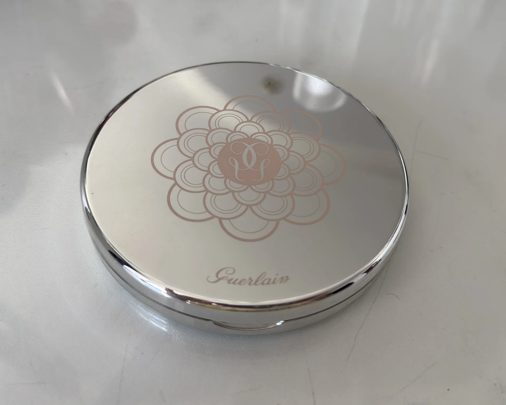Guerlain meteorites хайлайтер pearl dust palette - миниатюра 4