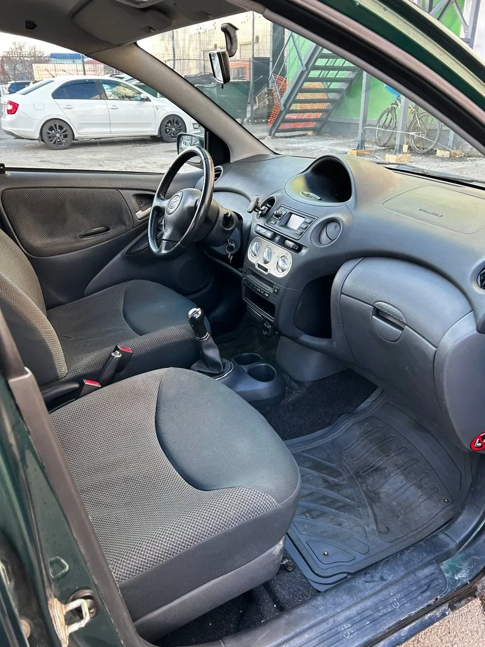 Toyota Yaris 2004г. - миниатюра 11