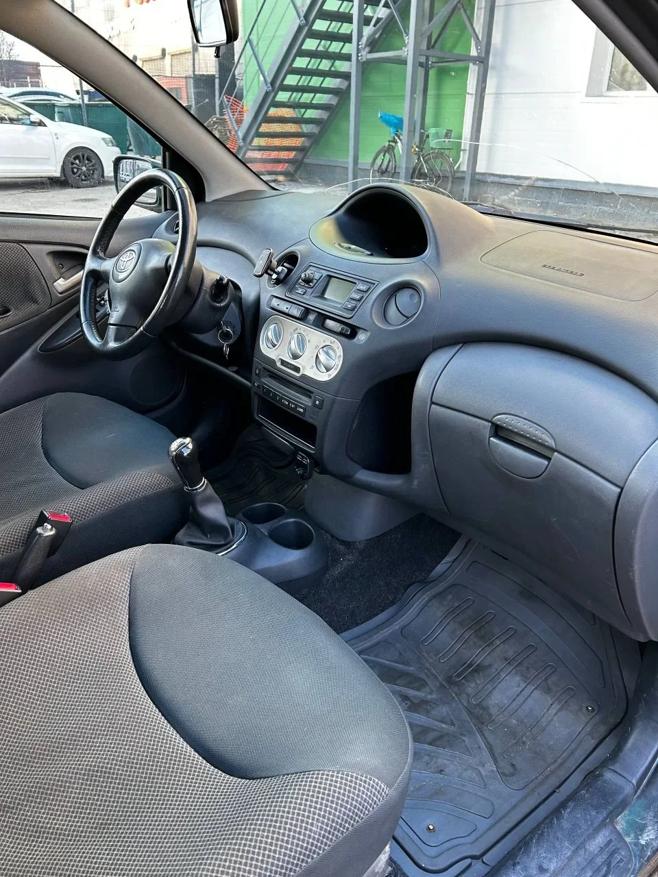 Toyota Yaris 2004г. - миниатюра 22