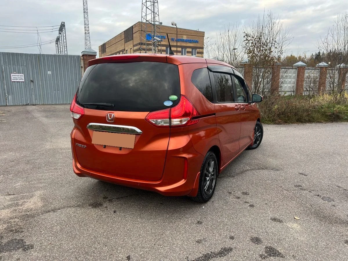 Honda Freed - миниатюра 2