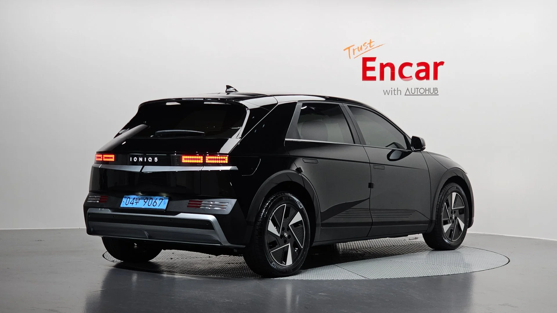 Hyundai Ioniq 5 - миниатюра 2