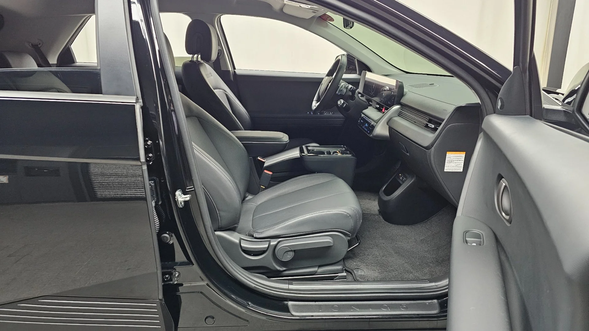 Hyundai Ioniq 5 - миниатюра 6