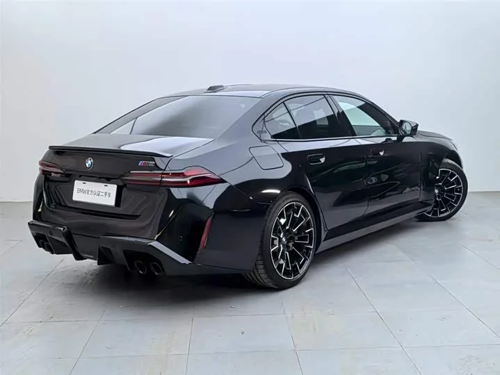 BMW M5 - миниатюра 4