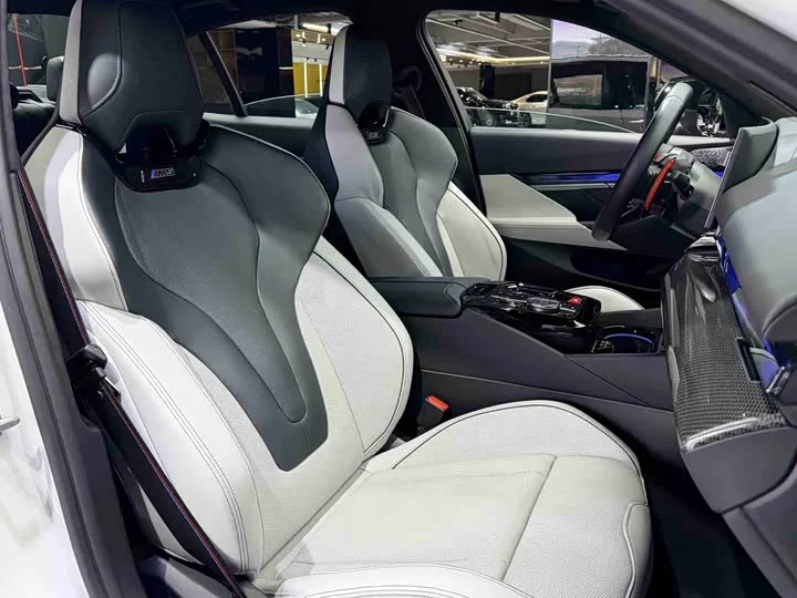 BMW M5 - миниатюра 8