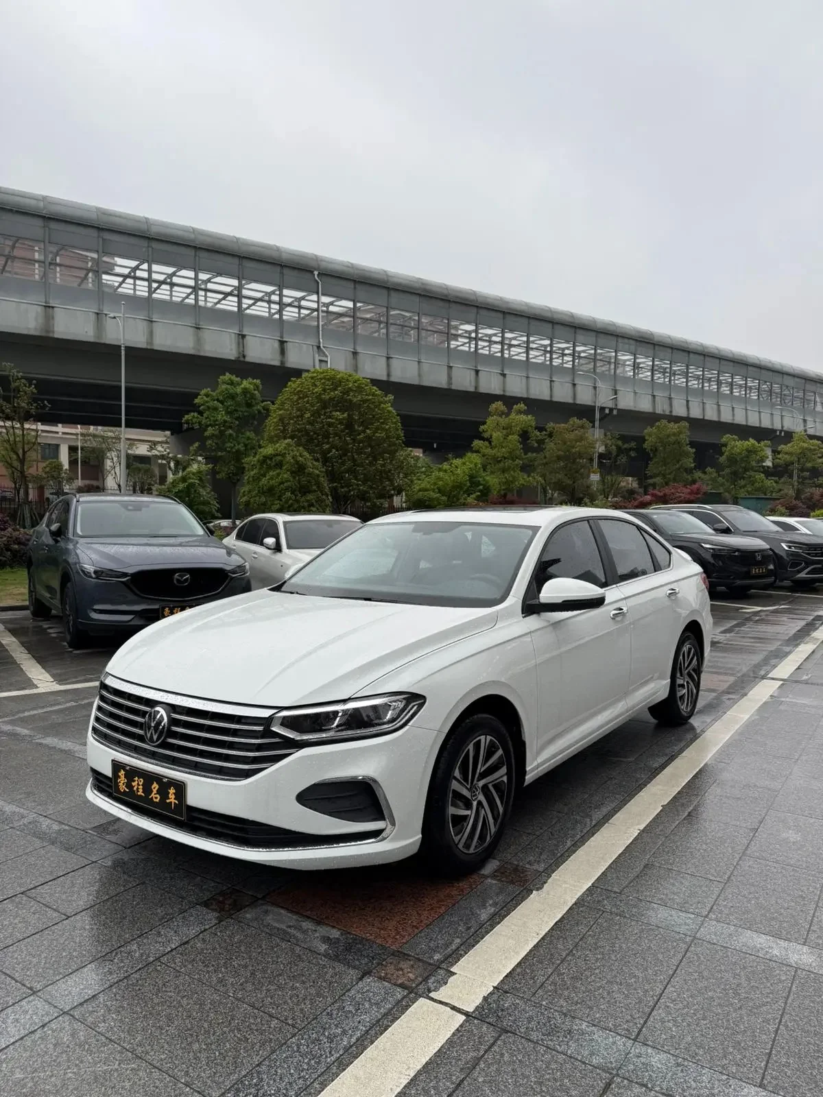 Volkswagen Lavida - миниатюра 2