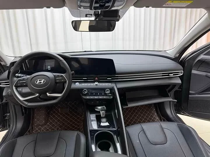 Hyundai Elantra - миниатюра 8