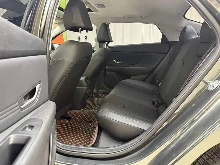 Hyundai Elantra - миниатюра 10