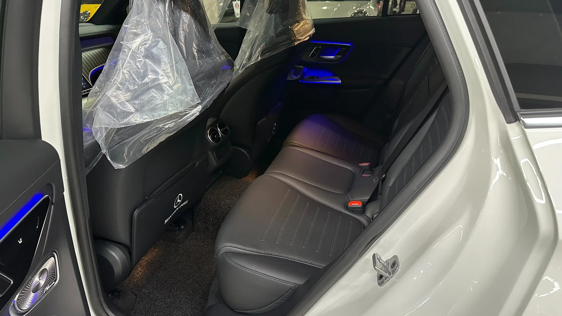 Mercedes Benz GLC - миниатюра 17