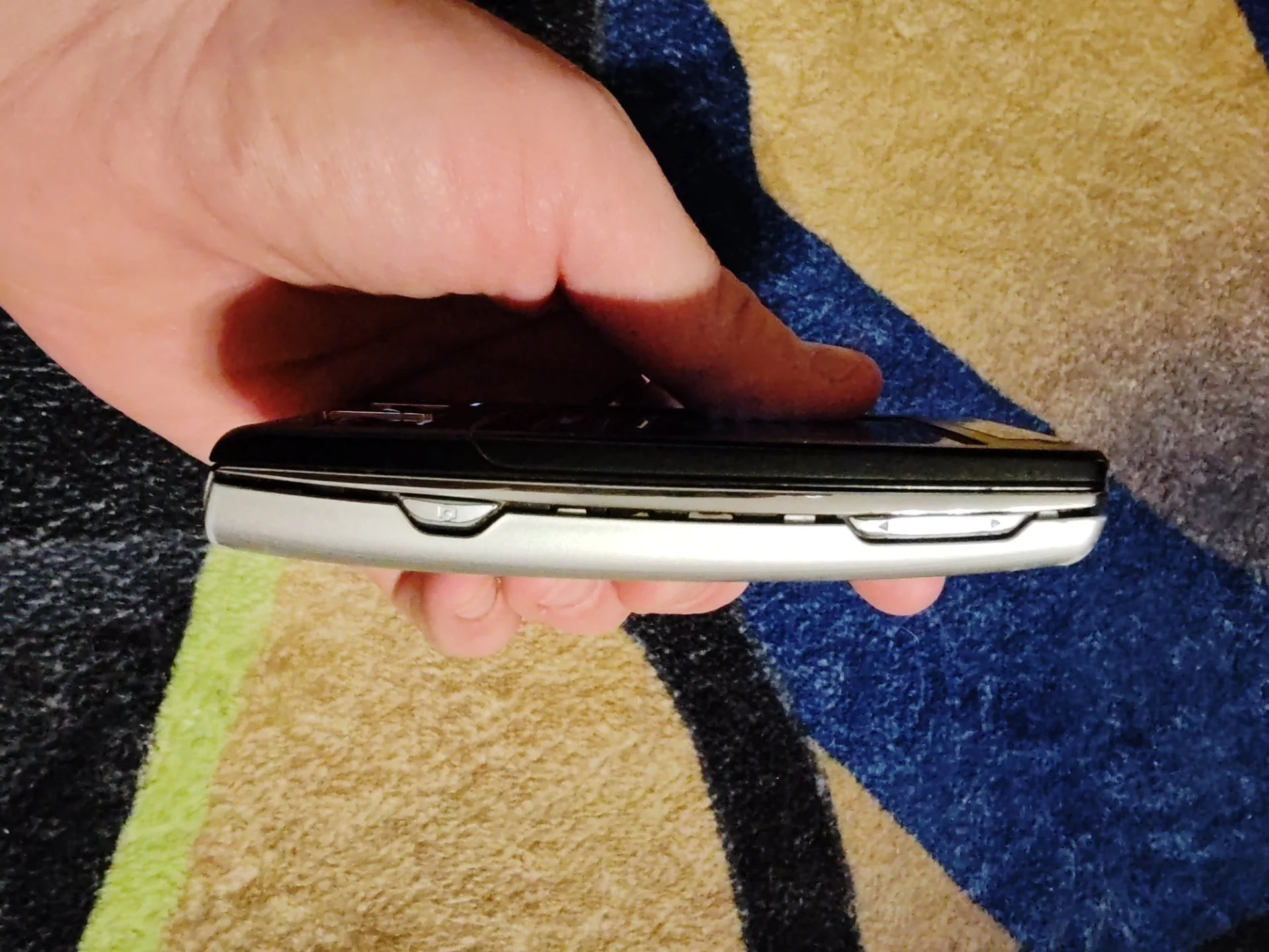 Sony Ericsson Hazel J20i - миниатюра 9