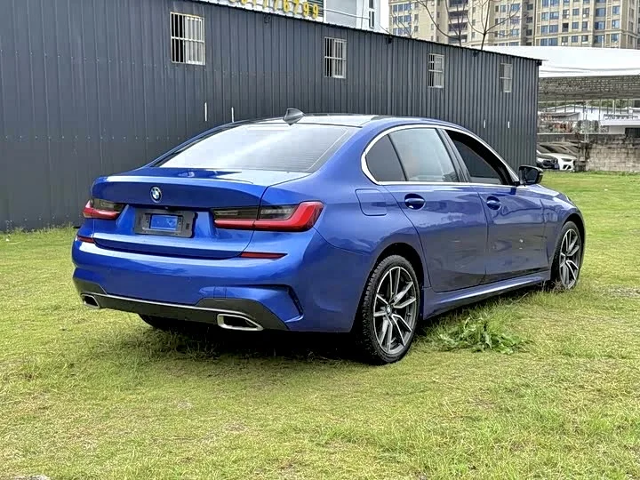 BMW 320i - миниатюра 3
