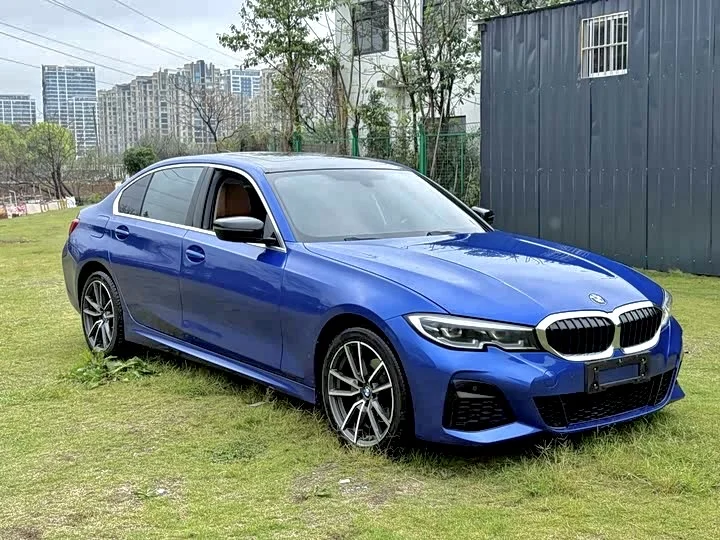 BMW 320i - миниатюра 5